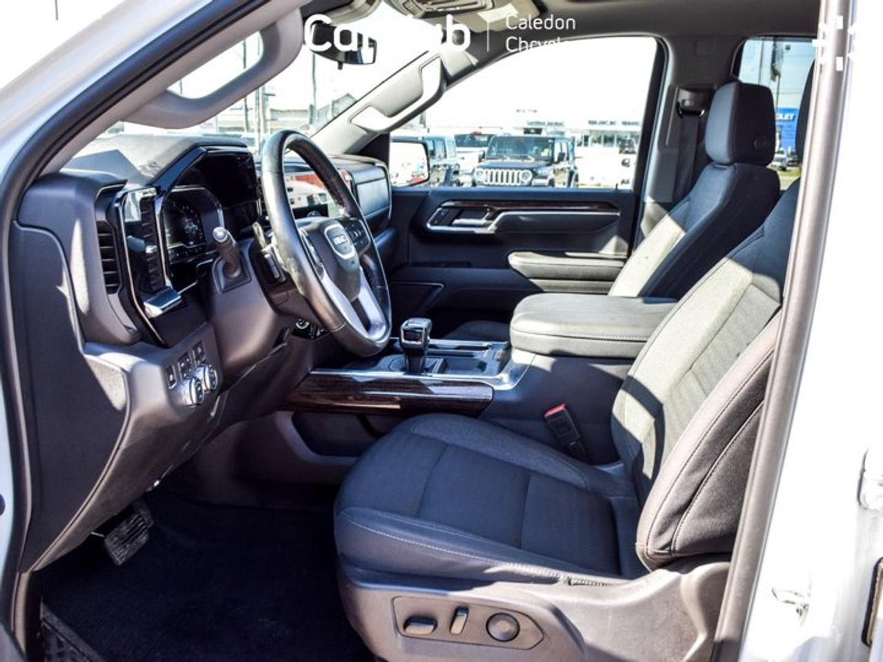 2024 GMC Sierra 1500 Elevation 4WD Crew Cab 157" 5.3L 5passengers with captain chair Photo