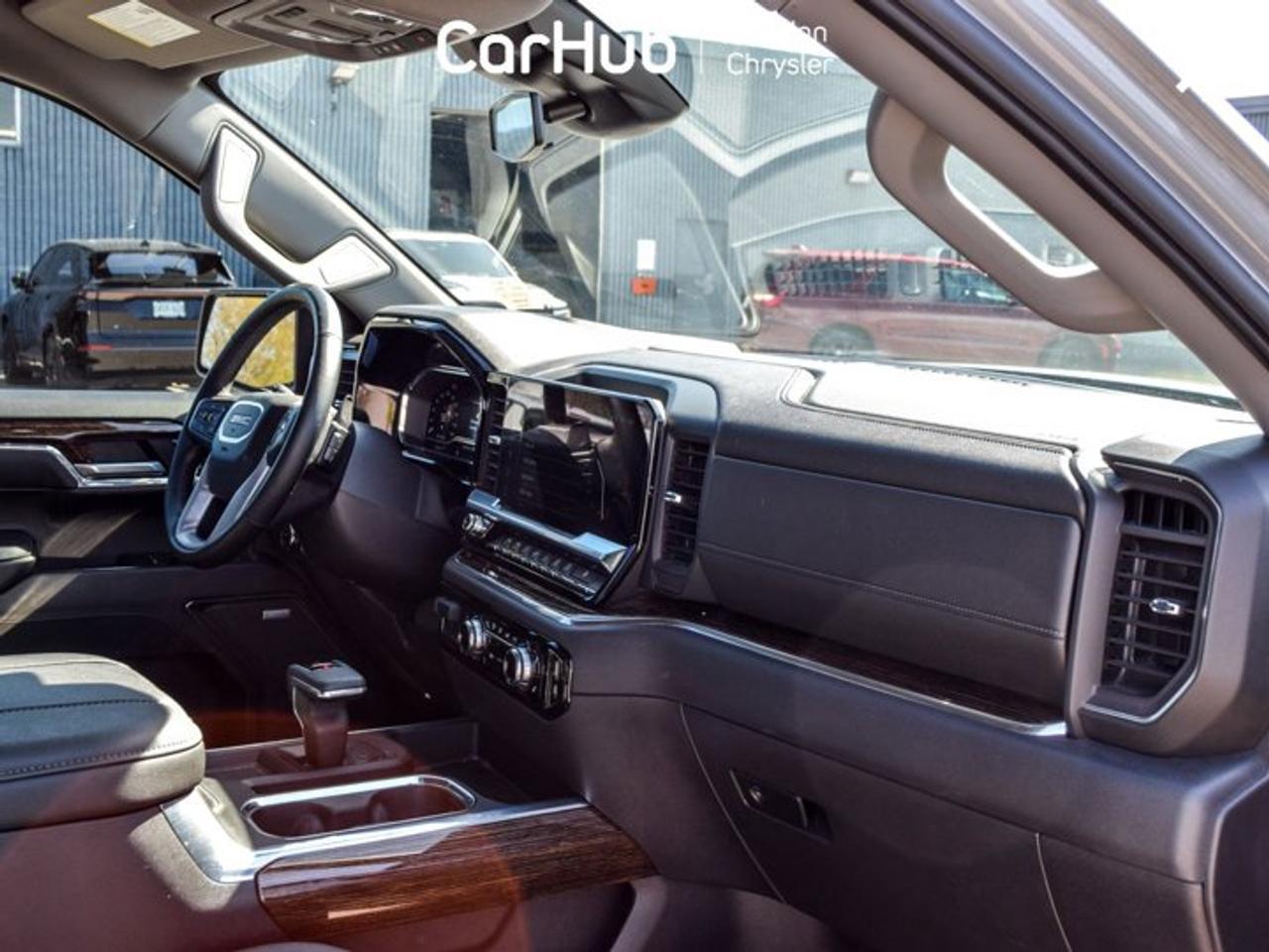 2024 GMC Sierra 1500 Elevation 4WD Crew Cab 157"5.3L Leather 5 passengers with captain chair Photo