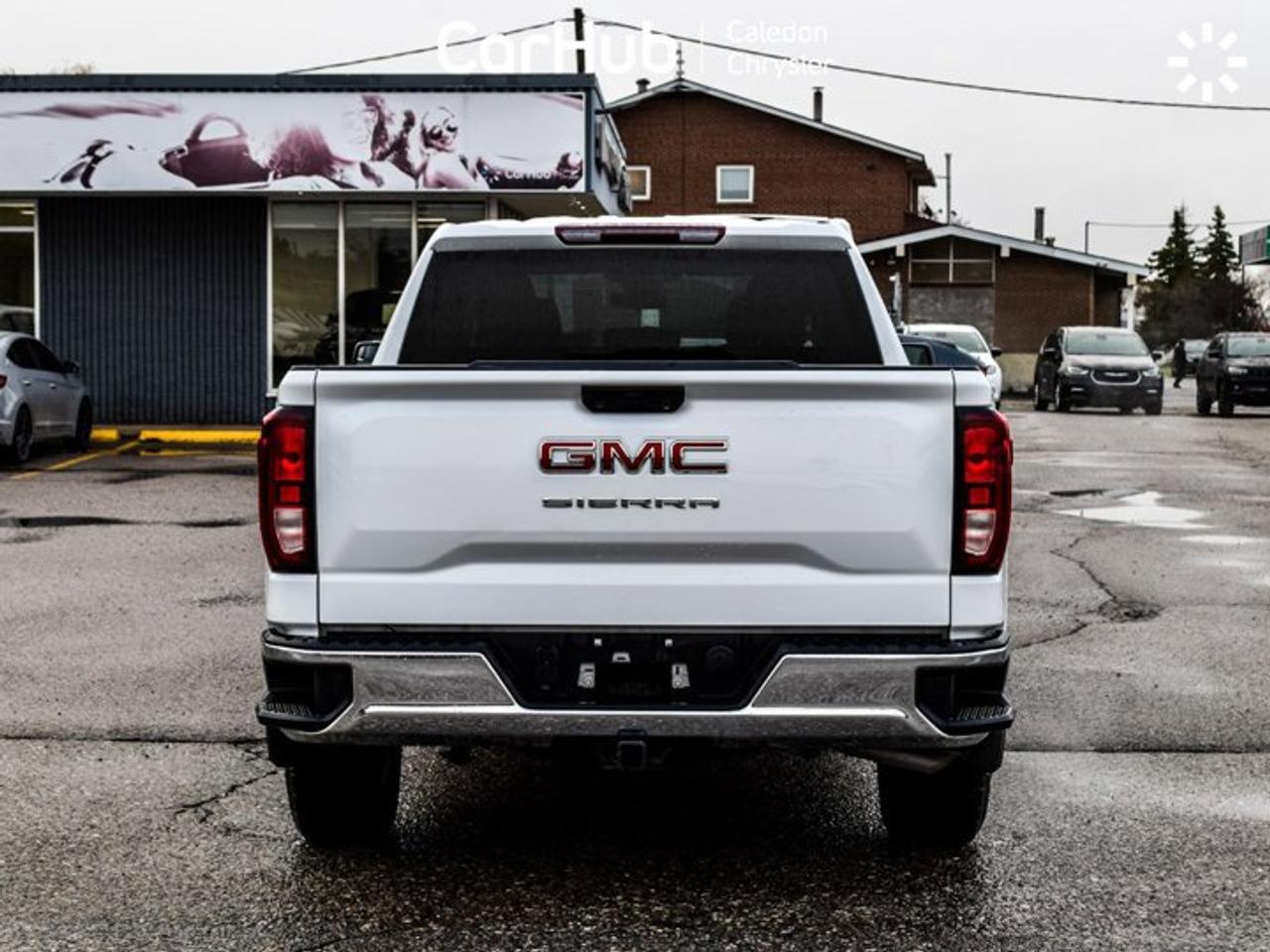 2024 GMC Sierra 1500 Pro 4WD Crew Cab 157" 5.3L 6 Passenger Lane Assist Bluetooth Photo