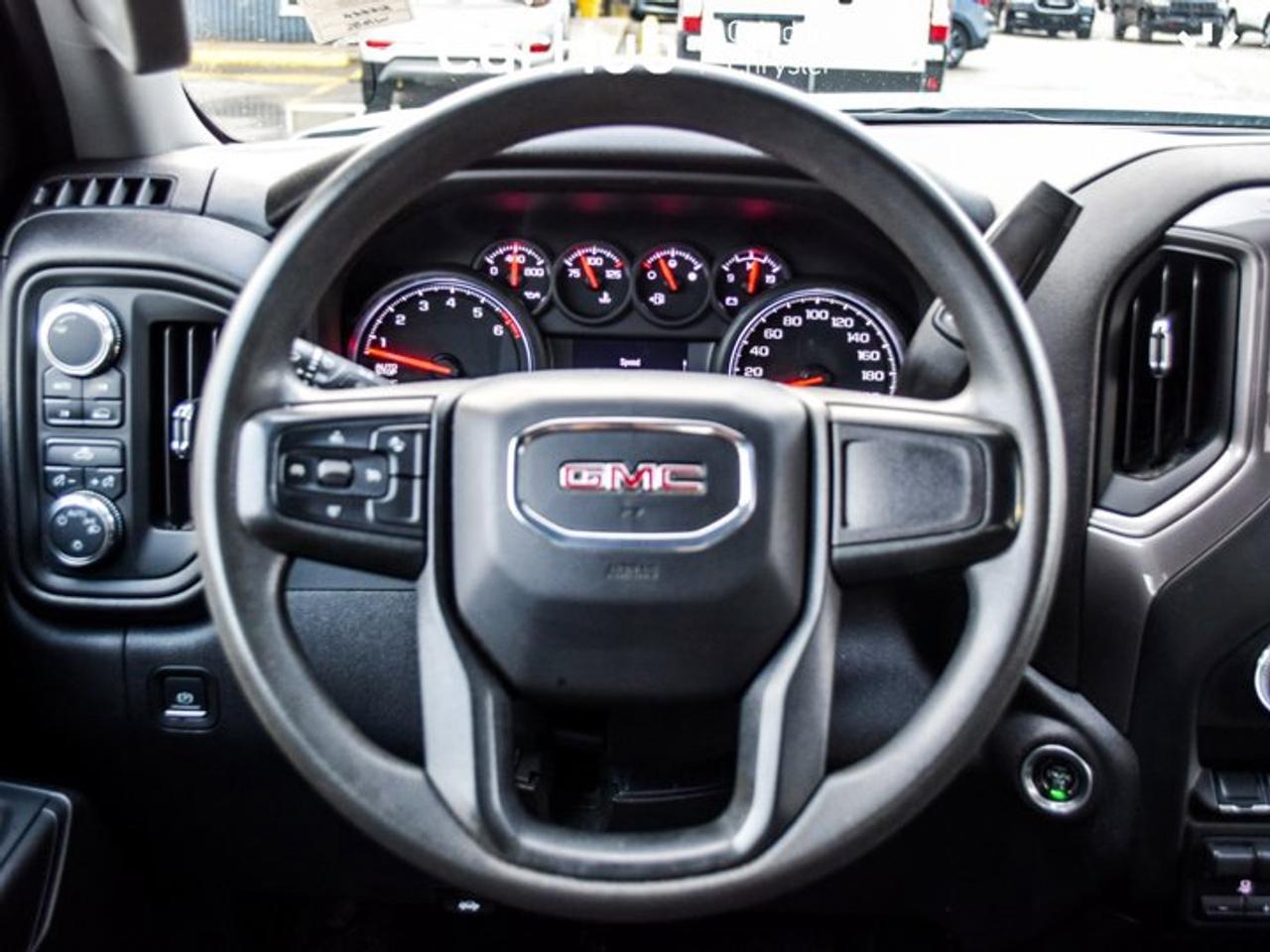 2024 GMC Sierra 1500 Pro 4WD Crew Cab 157" 5.3L 6 Passenger Lane Assist Bluetooth Photo