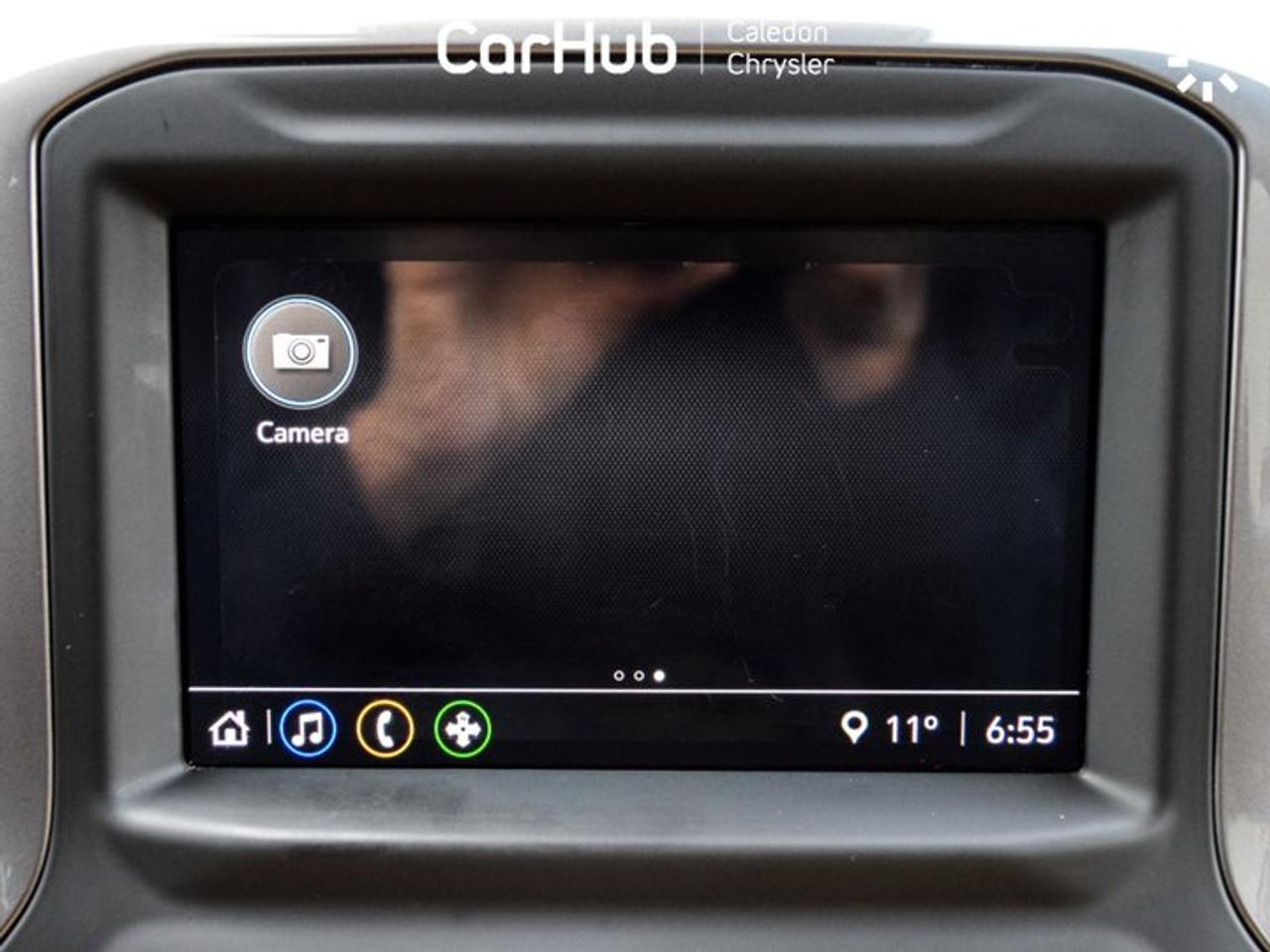 2024 GMC Sierra 1500 Pro 4WD Crew Cab 157" 5.3L 6 Passenger Lane Assist Bluetooth Photo