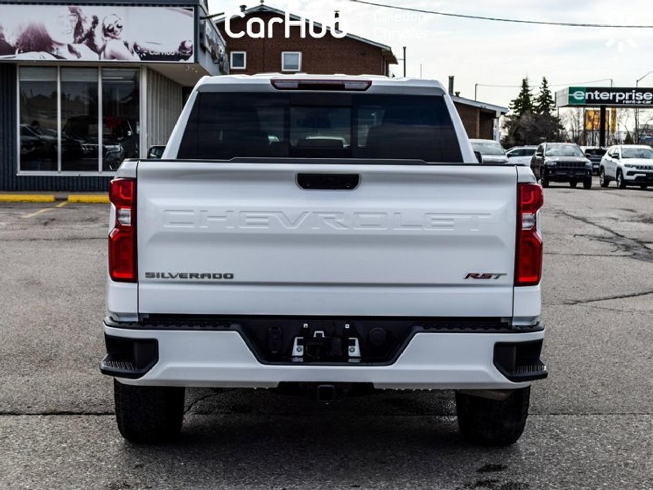 2024 Chevrolet Silverado 1500 RST 4WD Crew Cab 147" RST5.3L Leather 5 passengers with captain chair Photo