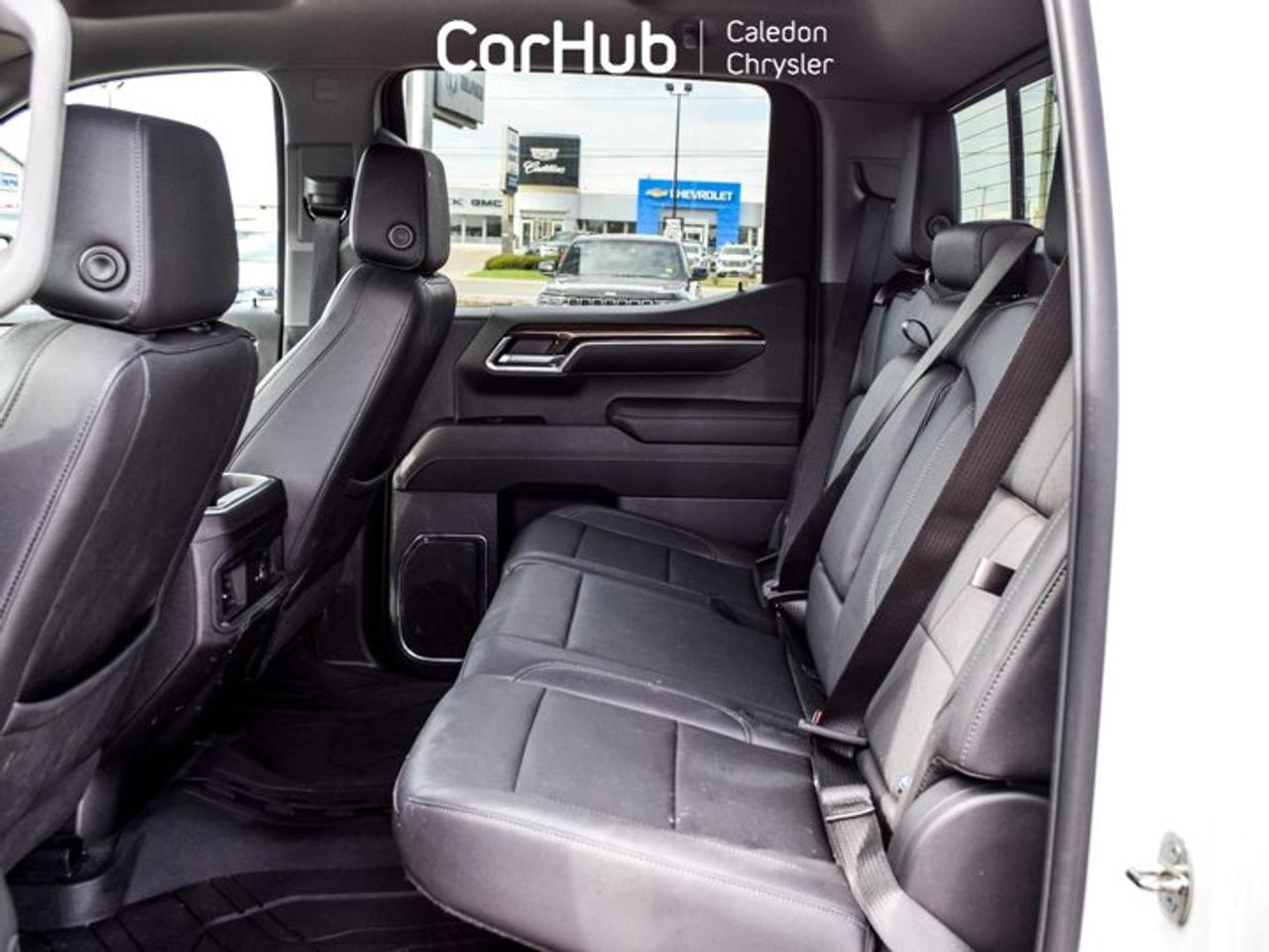 2024 Chevrolet Silverado 1500 RST 4WD Crew Cab 147" RST5.3L Leather 5 passengers with captain chair Photo