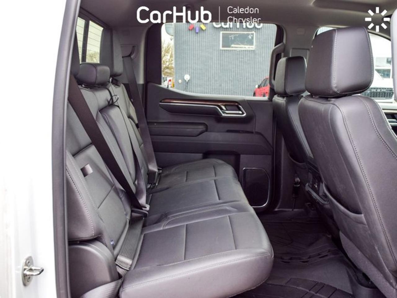 2024 Chevrolet Silverado 1500 RST 4WD Crew Cab 147" RST5.3L Leather 5 passengers with captain chair Photo