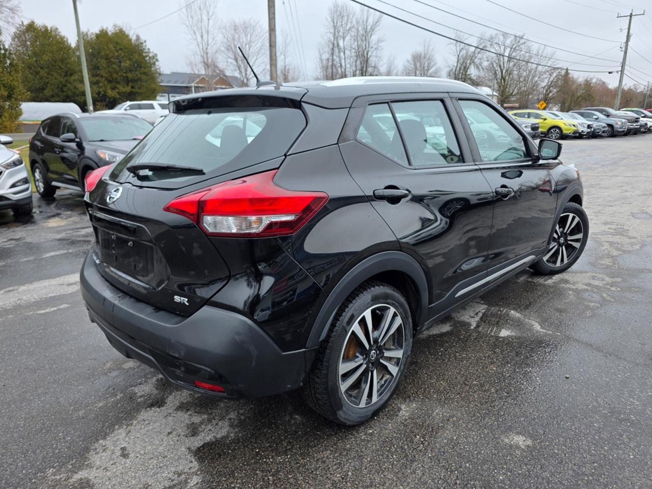 2018 Nissan Kicks SR Photo