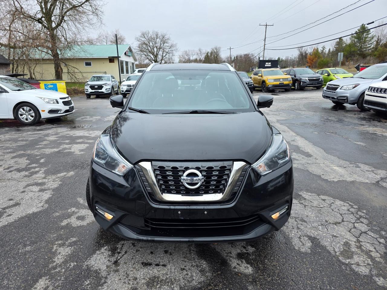 2018 Nissan Kicks SR Photo