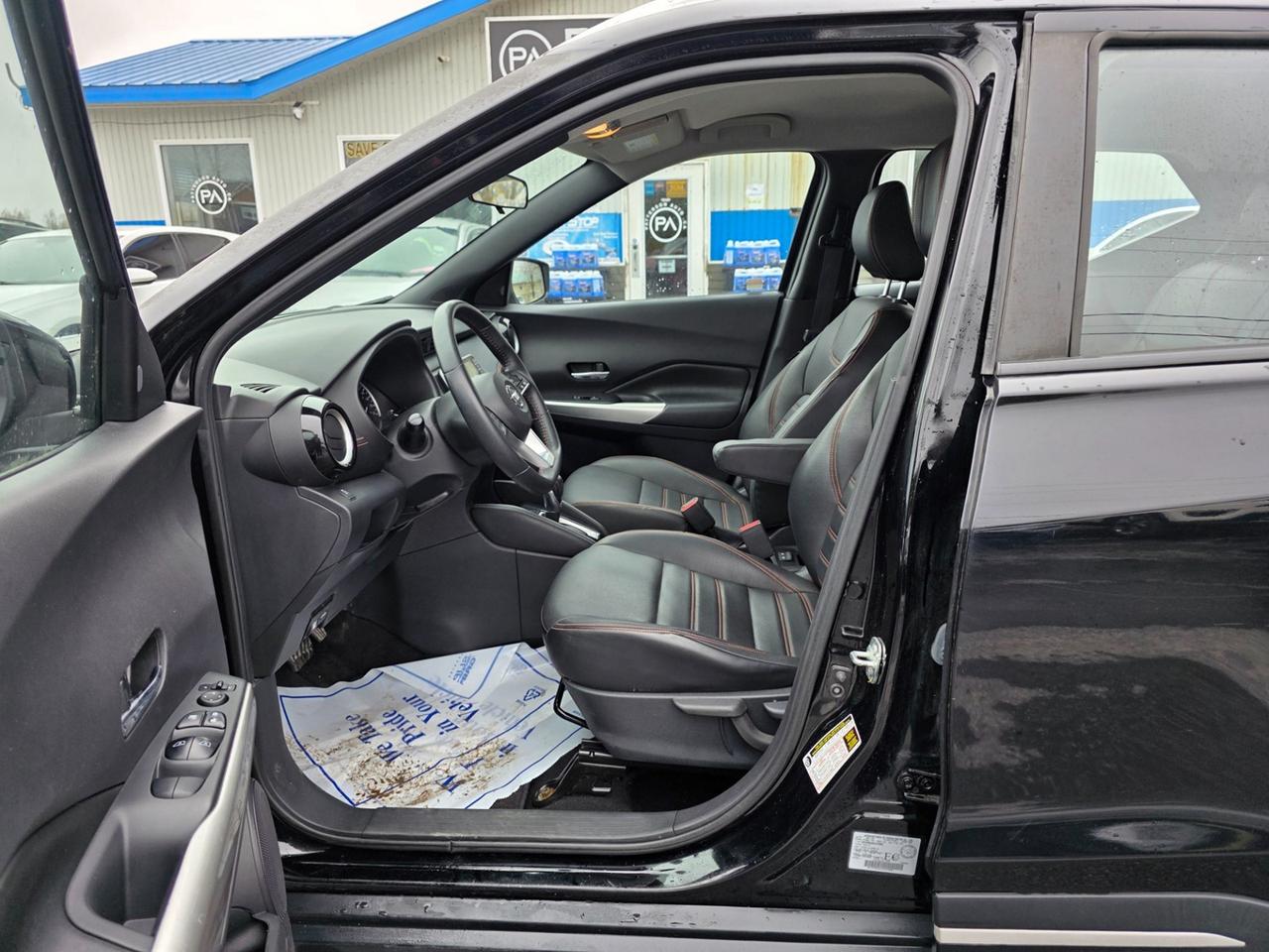 2018 Nissan Kicks SR Photo