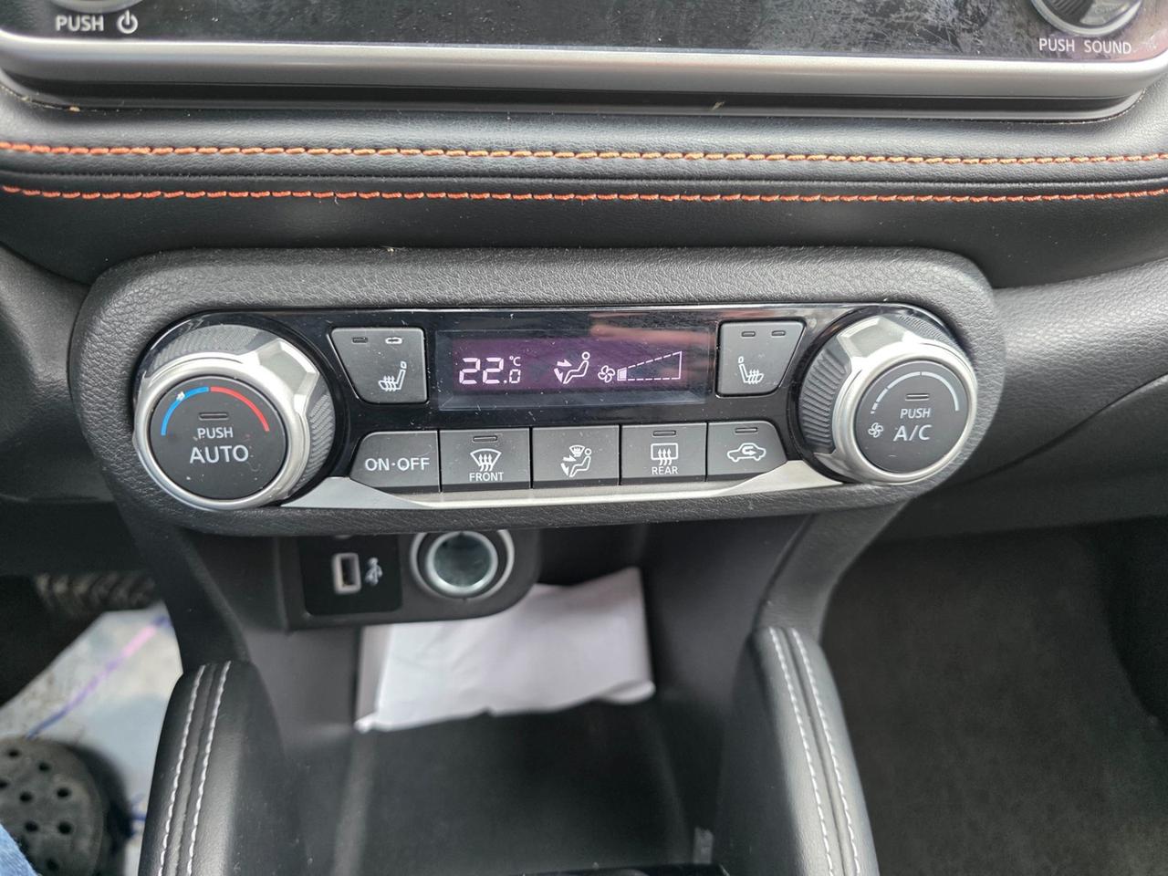 2018 Nissan Kicks SR Photo