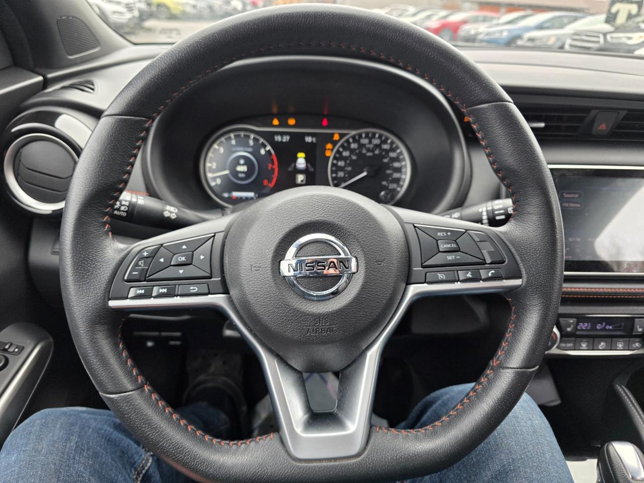 2018 Nissan Kicks SR Photo