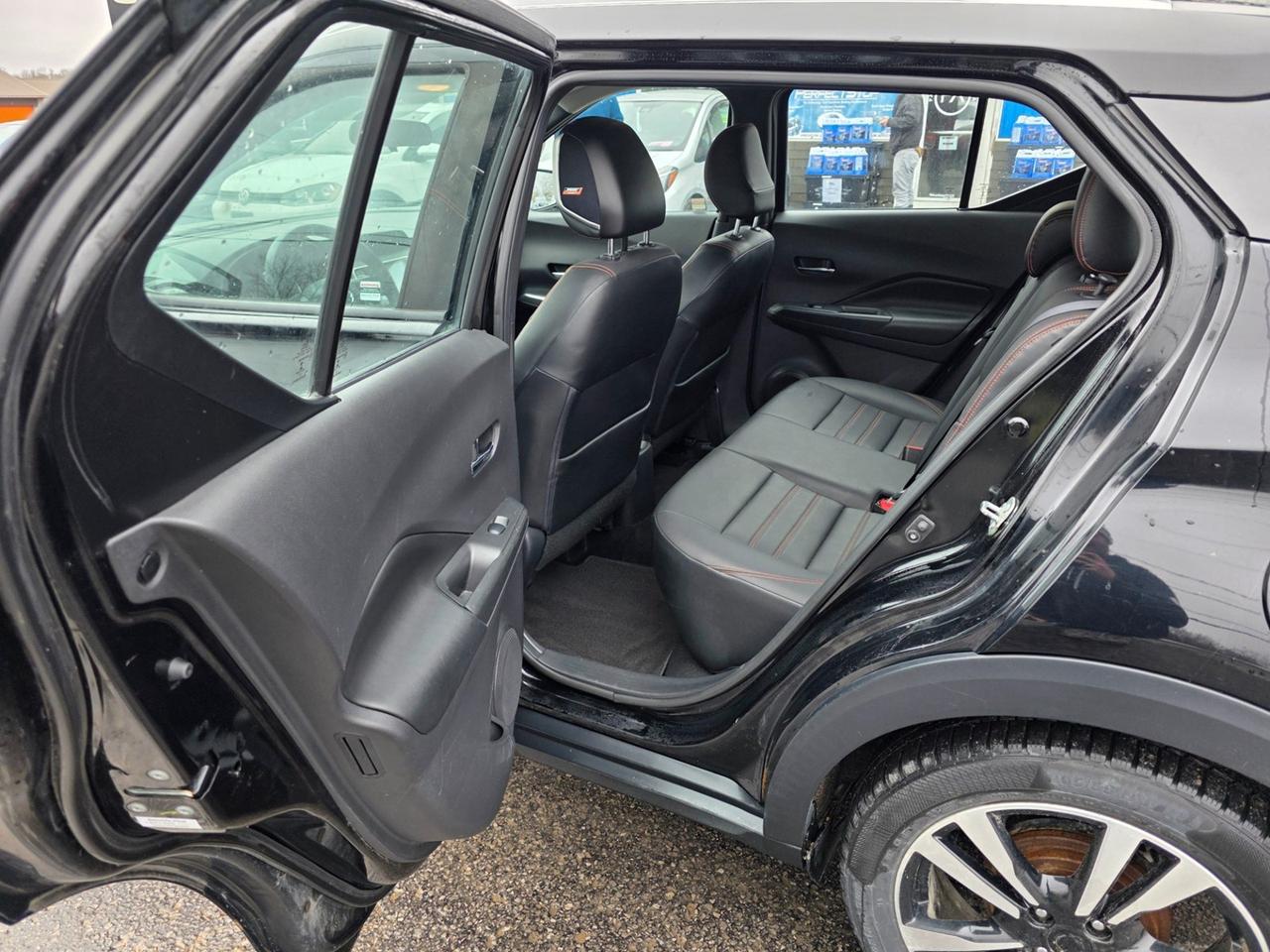 2018 Nissan Kicks SR Photo