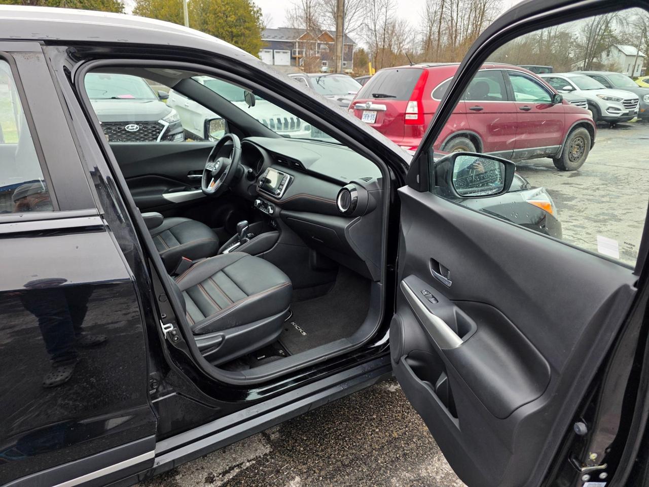 2018 Nissan Kicks SR Photo