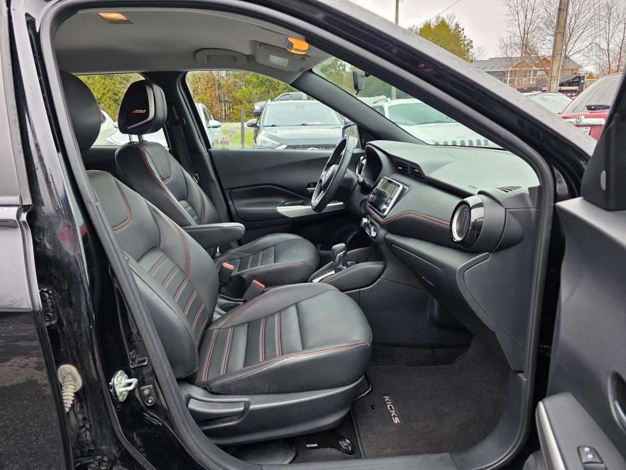 2018 Nissan Kicks SR Photo