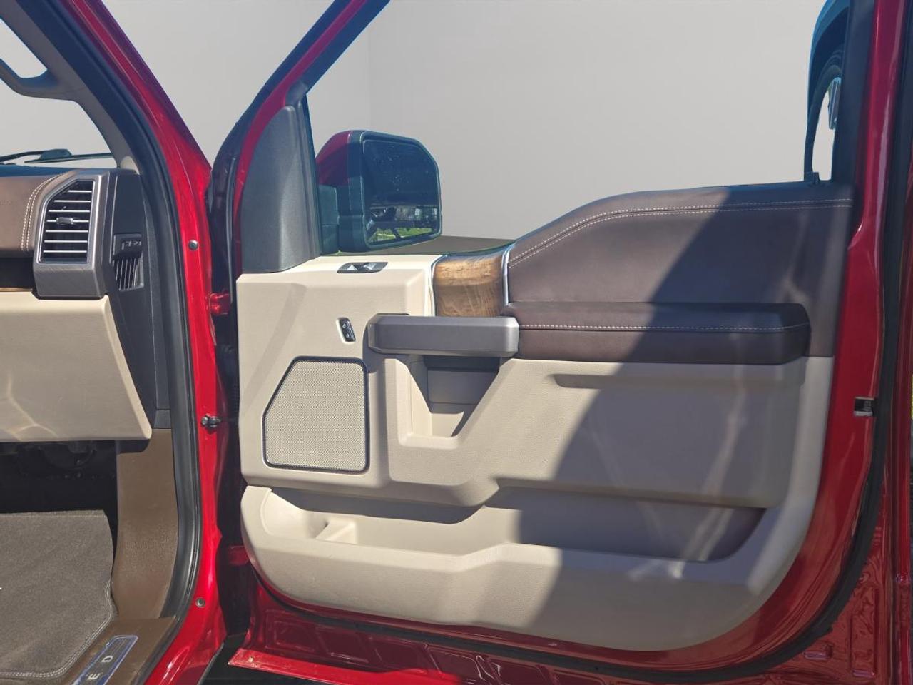 2019 Ford F-150 Limited  Photo