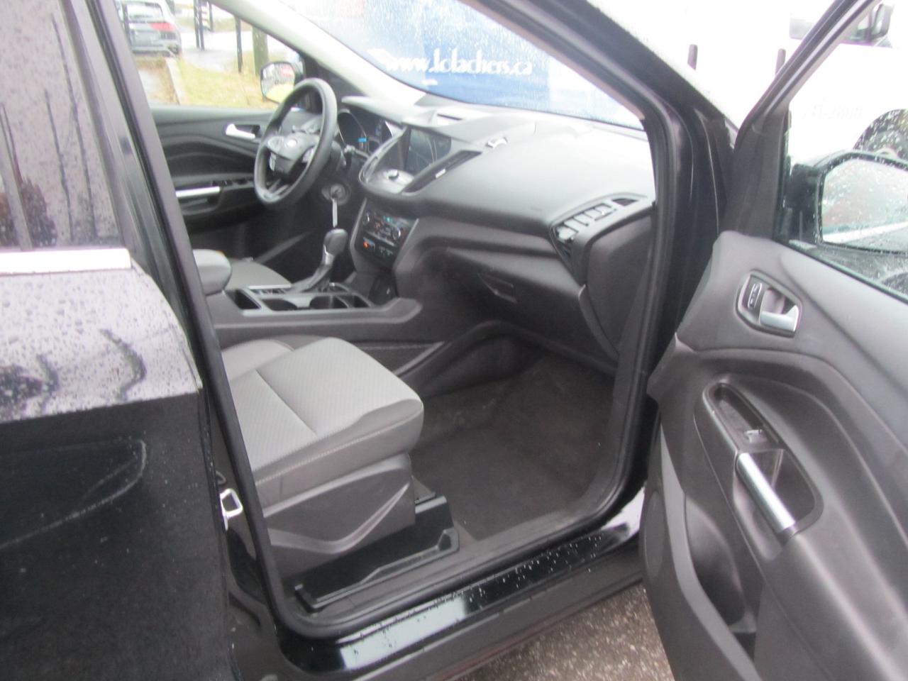 2017 Ford Escape SE FWD Photo