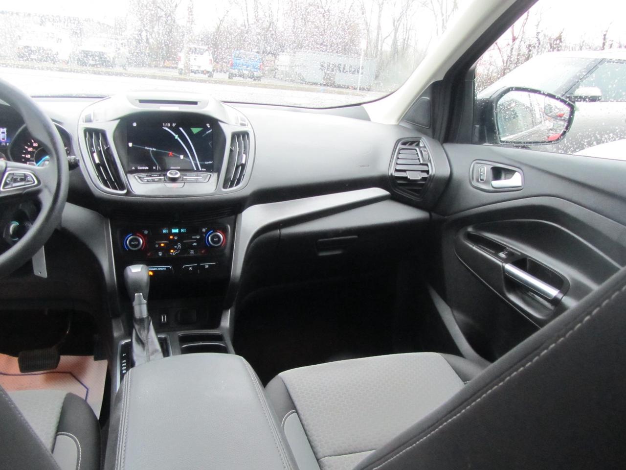 2017 Ford Escape SE FWD Photo