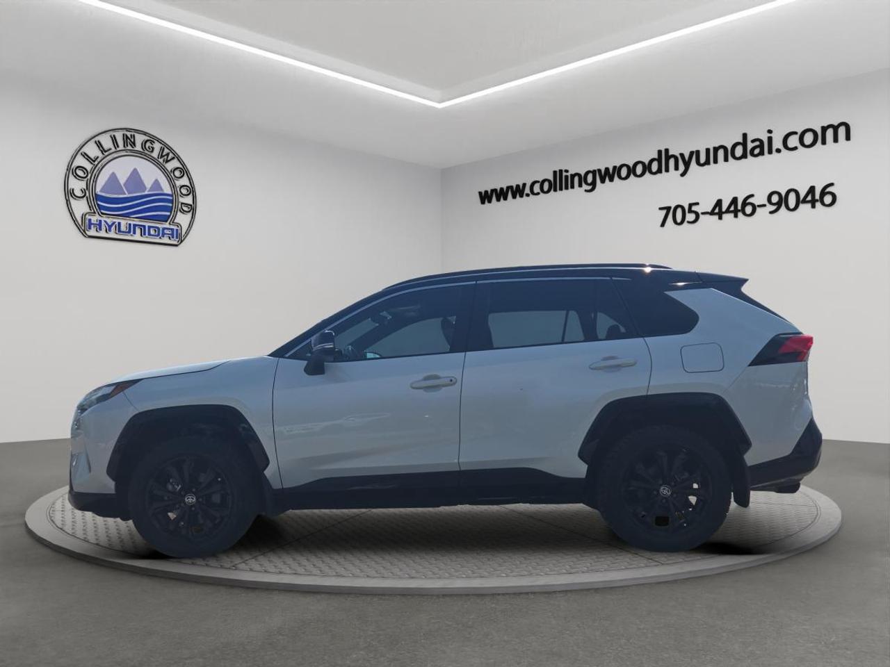 2023 Toyota RAV4 Hybrid XSE Photo3