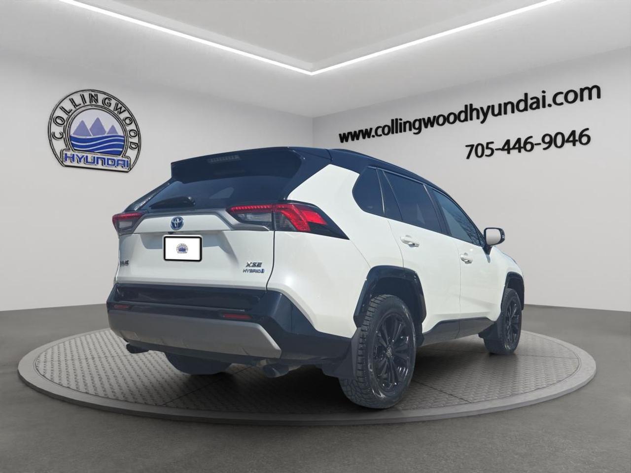 2023 Toyota RAV4 Hybrid XSE Photo