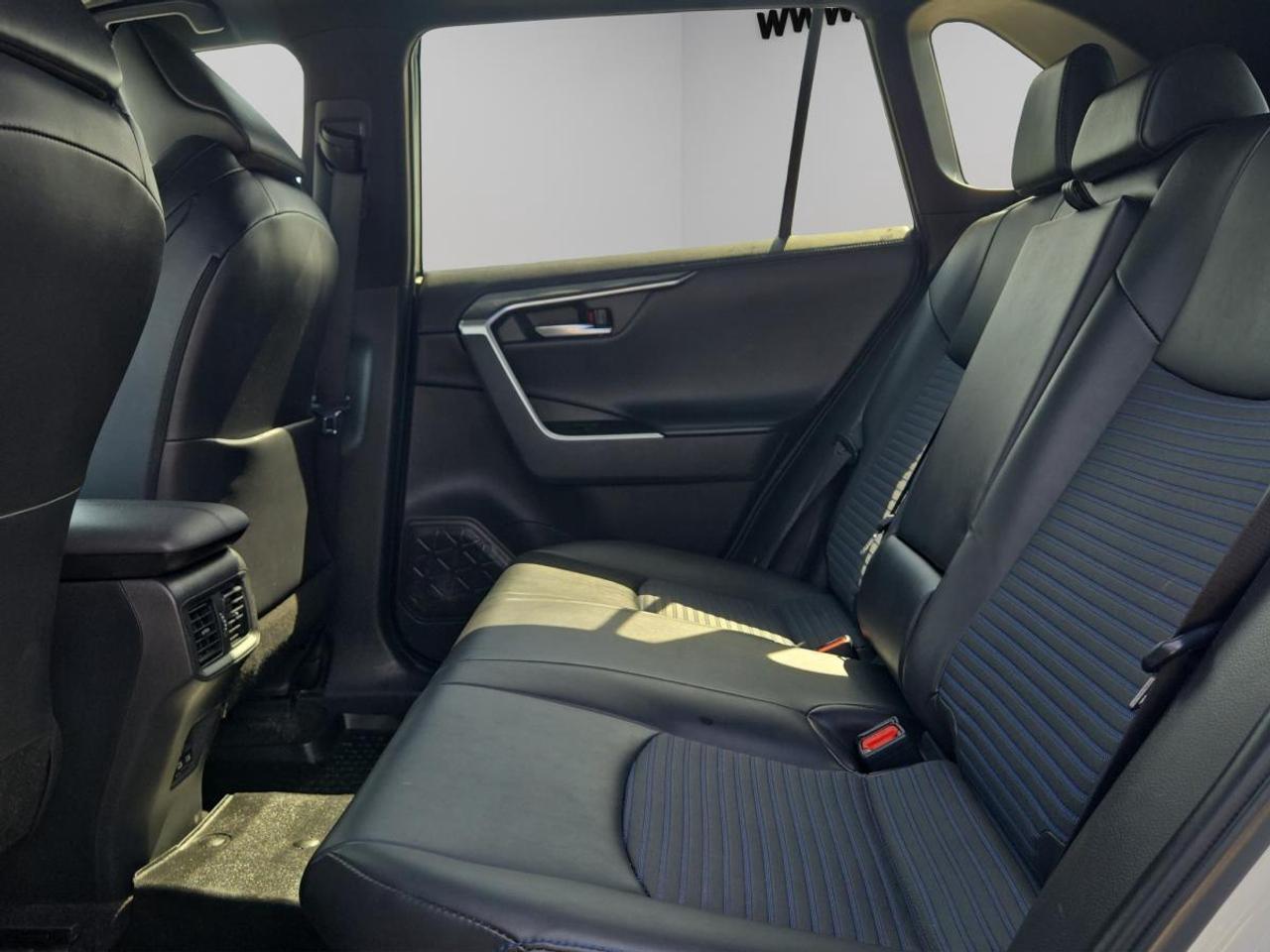 2023 Toyota RAV4 Hybrid XSE Photo