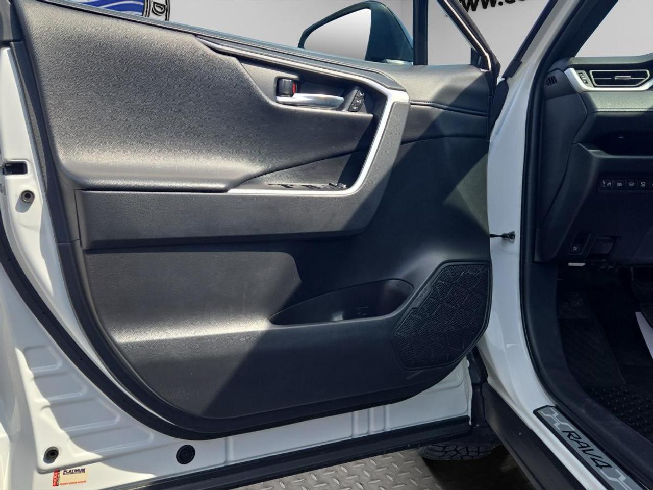 2023 Toyota RAV4 Hybrid XSE Photo