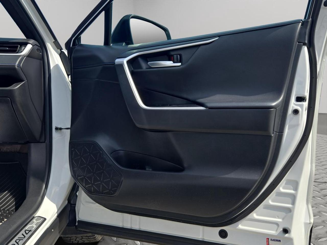 2023 Toyota RAV4 Hybrid XSE Photo