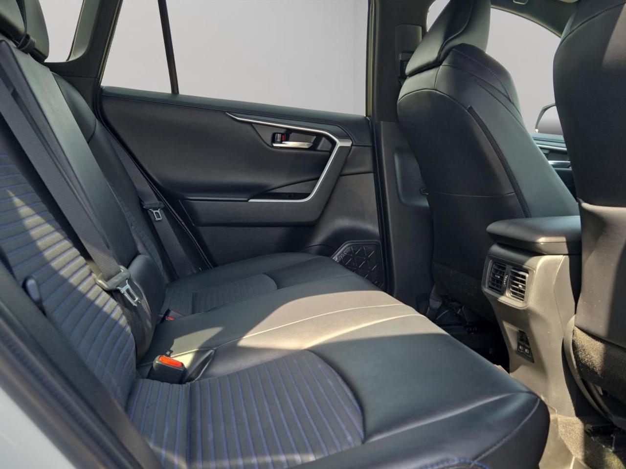 2023 Toyota RAV4 Hybrid XSE Photo