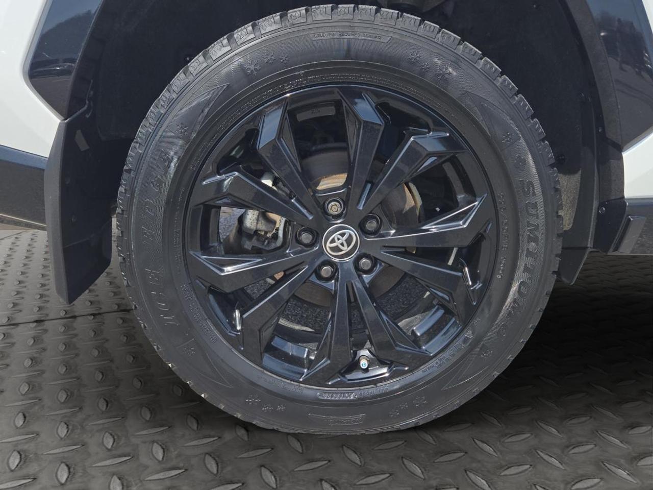 2023 Toyota RAV4 Hybrid XSE Photo