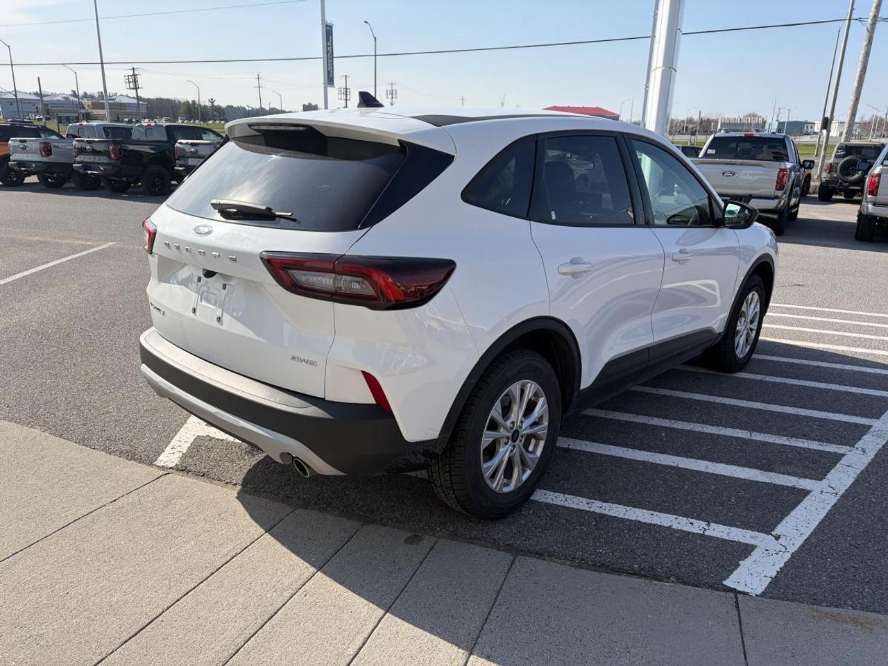 2025 Ford Escape Active Photo4