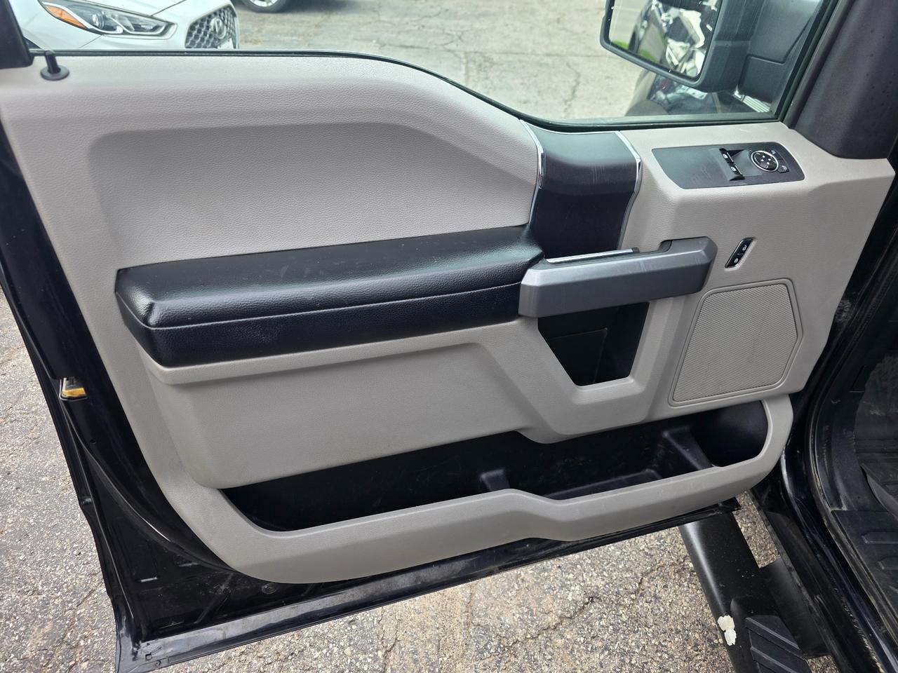 2017 Ford F-150 XLT 8' Box | Locking Leer Cap | One Owner | Accident Free Photo