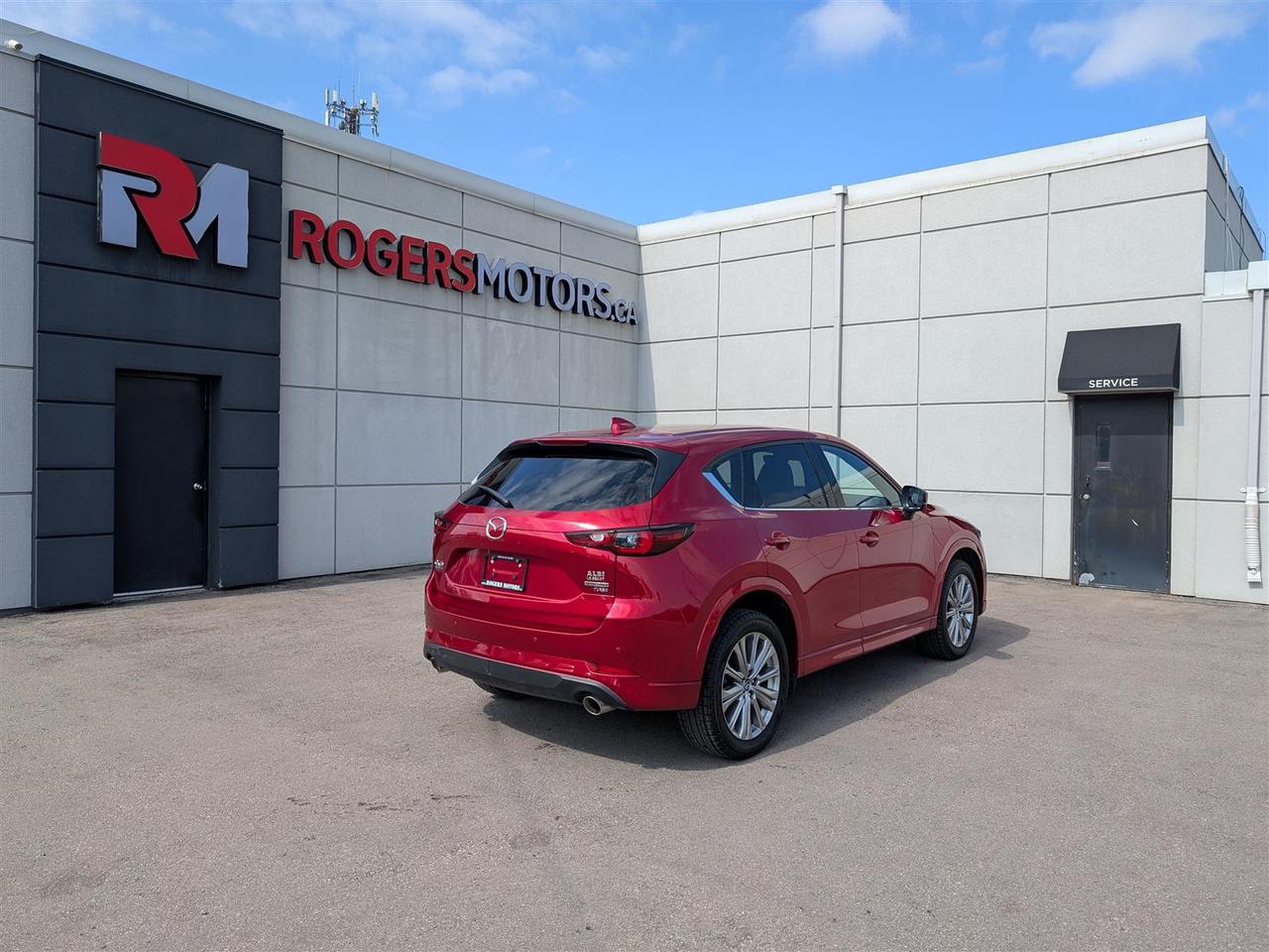 2023 Mazda CX-5 SIGNATURE AWD - NAVI - SUNROOF - TECH FEATS Photo4