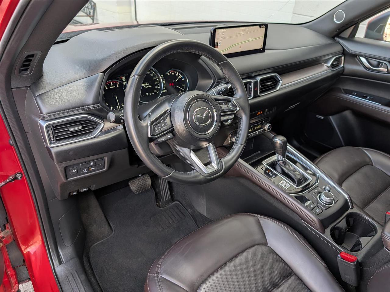 2023 Mazda CX-5 SIGNATURE AWD - NAVI - SUNROOF - TECH FEATS Photo