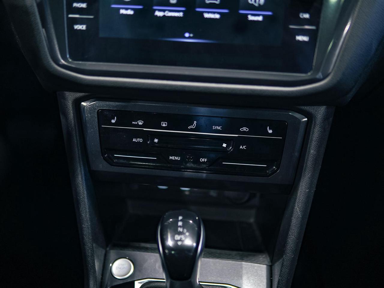 2023 Volkswagen Tiguan COMFORTLINE | NO ACCIDENTS | 7 PASS | PANO ROOF Photo