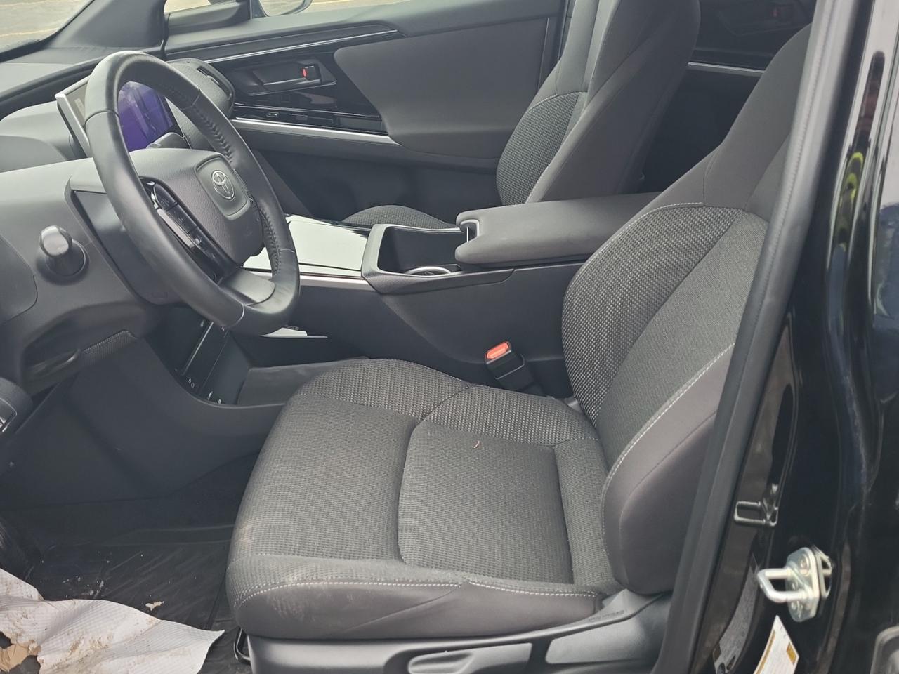 2024 Toyota bZ4X LE | NO ACCIDENTS | ONE OWNER Photo