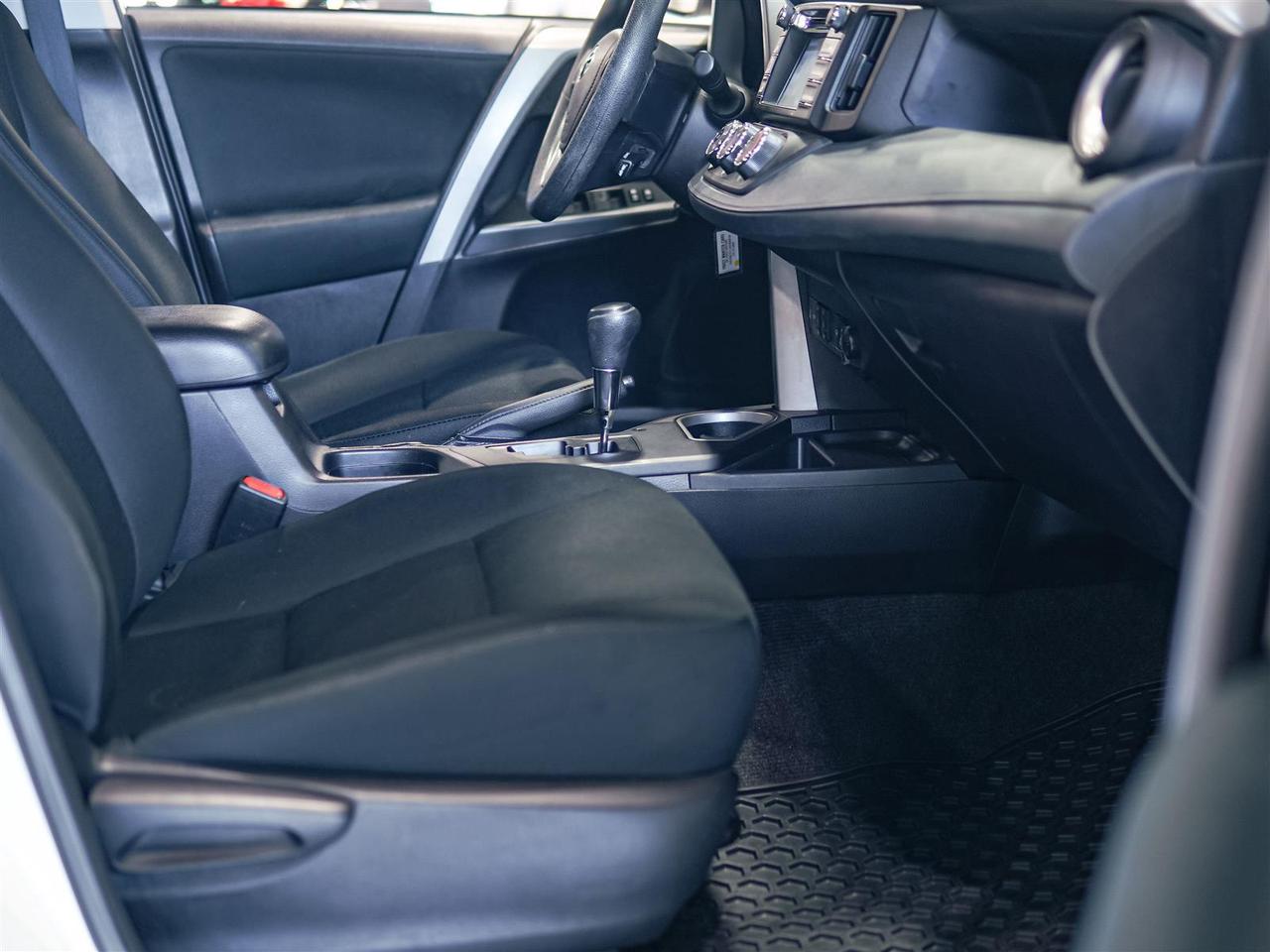 2018 Toyota RAV4 LE | HEATED SEATS | CAMERA | ALLOYS Photo