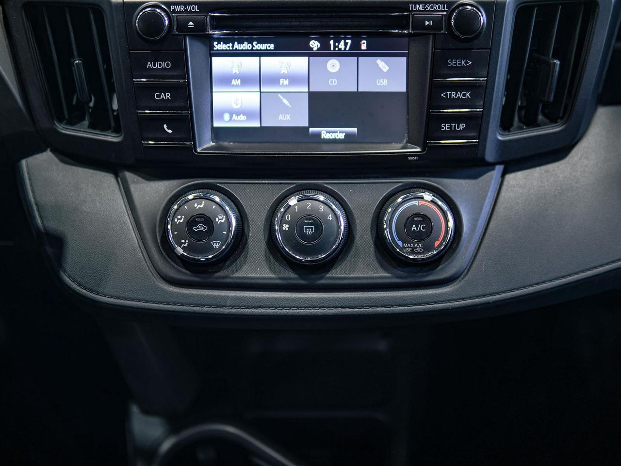 2018 Toyota RAV4 LE | HEATED SEATS | CAMERA | ALLOYS Photo