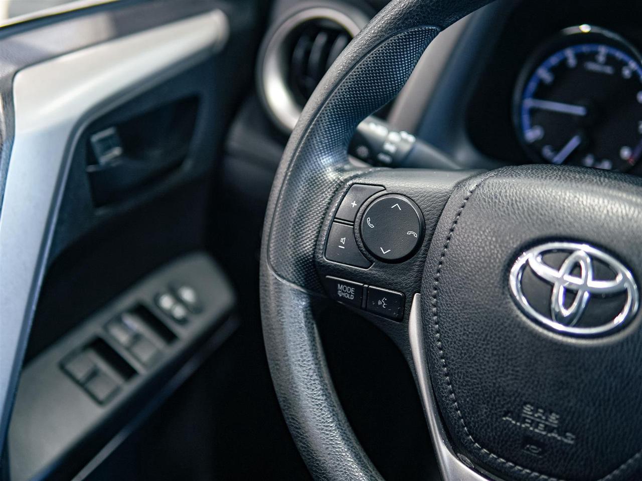 2018 Toyota RAV4 LE | HEATED SEATS | CAMERA | ALLOYS Photo