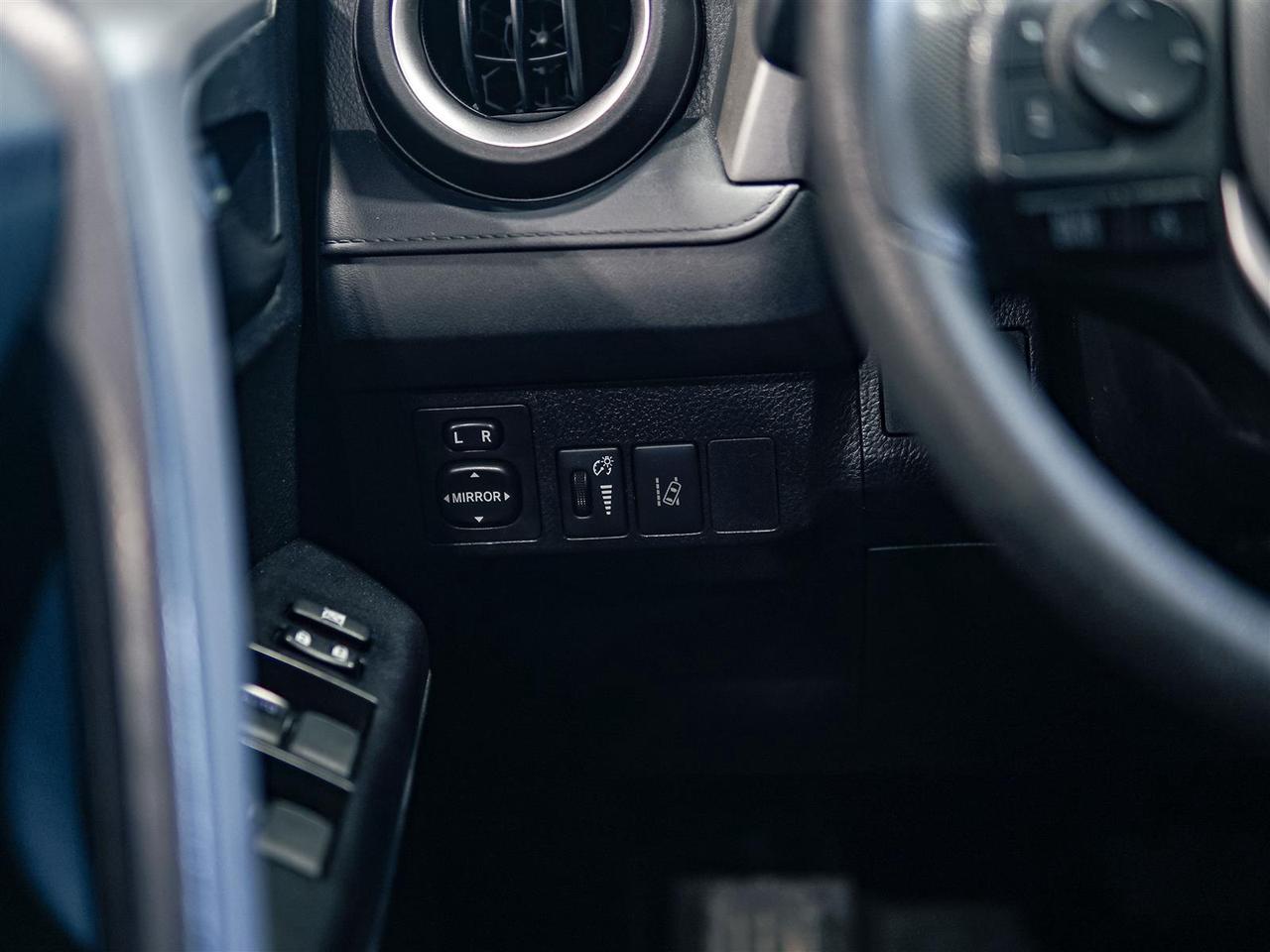 2018 Toyota RAV4 LE | HEATED SEATS | CAMERA | ALLOYS Photo