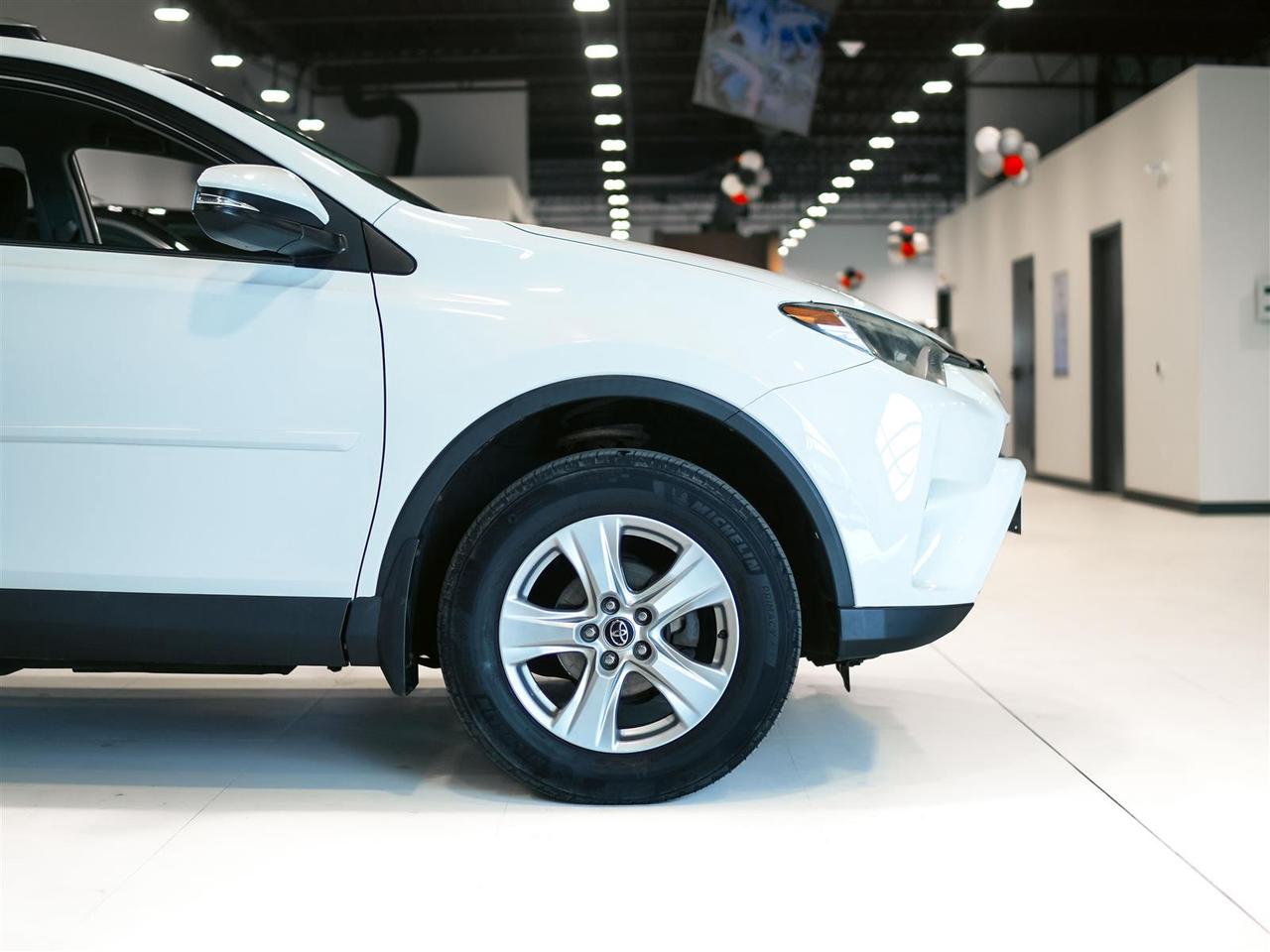 2018 Toyota RAV4 LE | HEATED SEATS | CAMERA | ALLOYS Photo