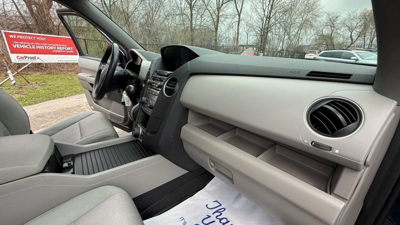 2015 Honda Pilot SE-SUNROOF*MAINTAINED Photo