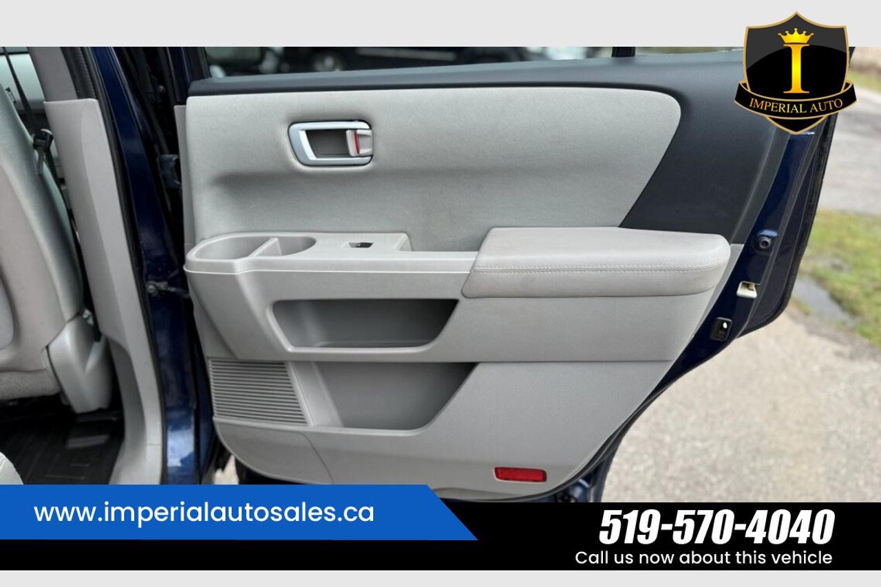 2015 Honda Pilot SE-SUNROOF*MAINTAINED Photo