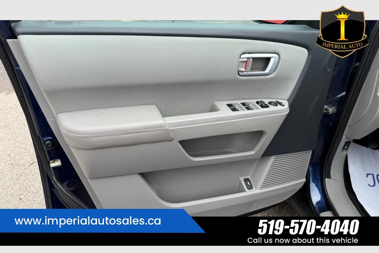 2015 Honda Pilot SE-SUNROOF*MAINTAINED Photo