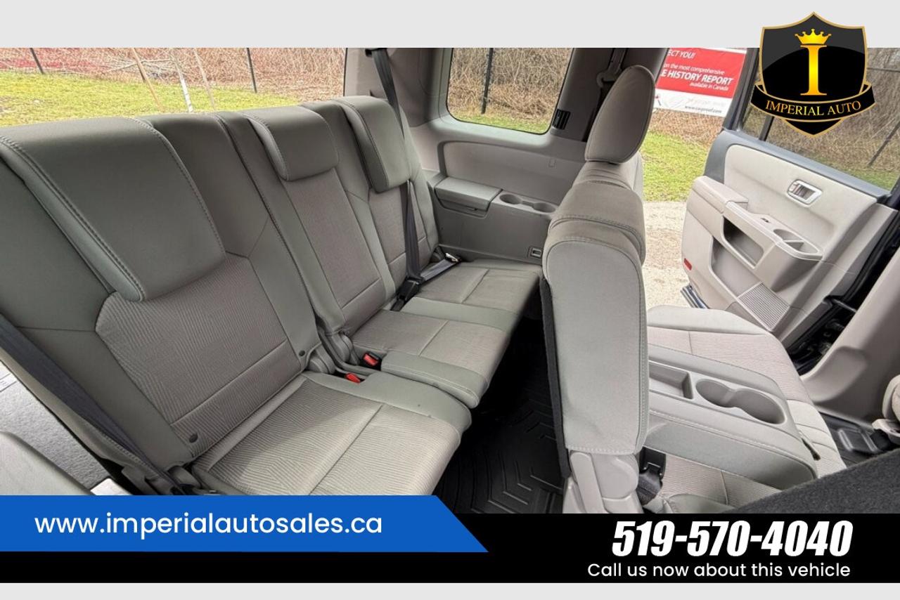 2015 Honda Pilot SE-SUNROOF*MAINTAINED Photo