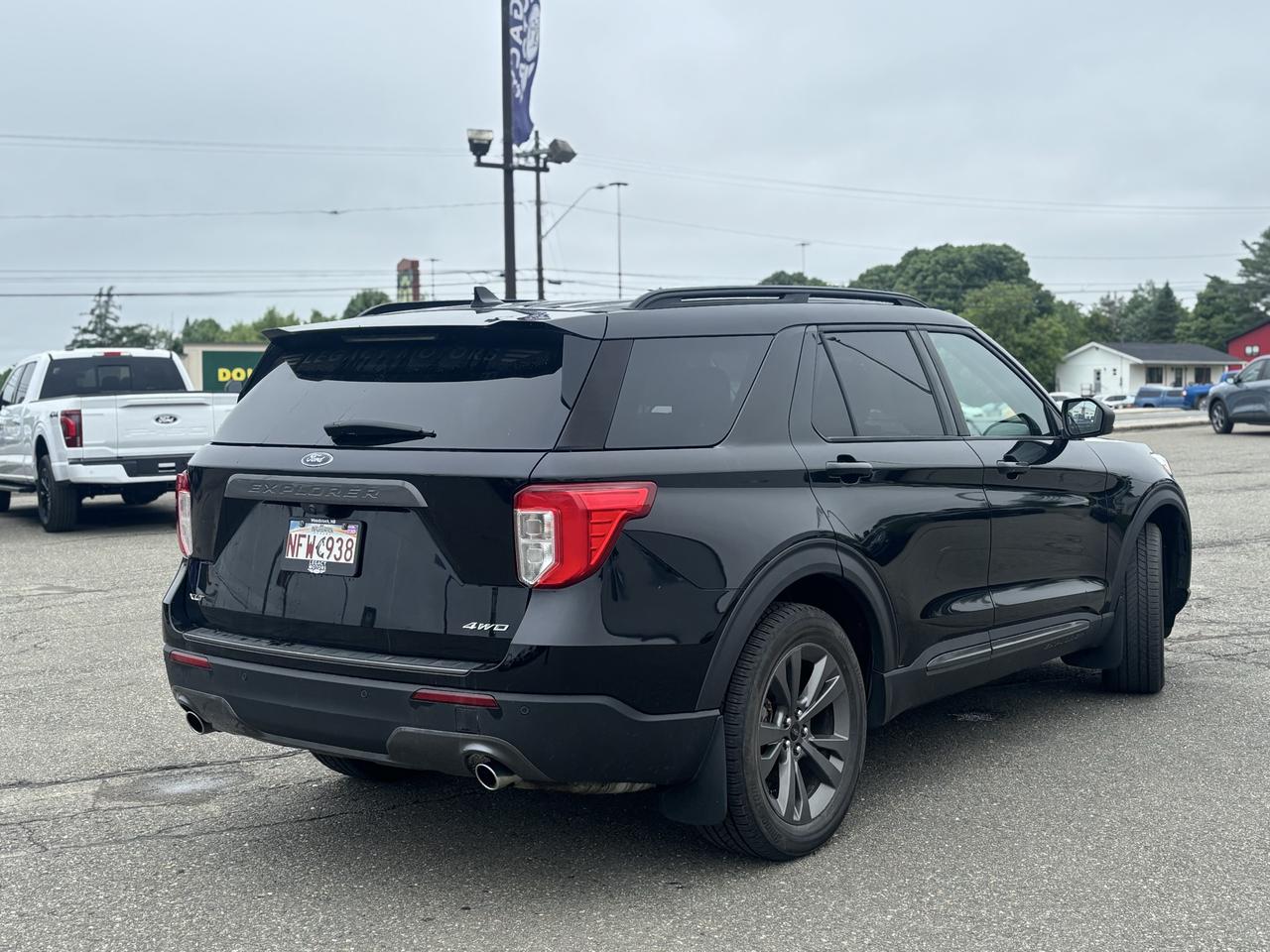 2021 Ford Explorer XLT Photo3