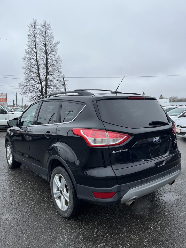 2016 Ford Escape SE Photo2