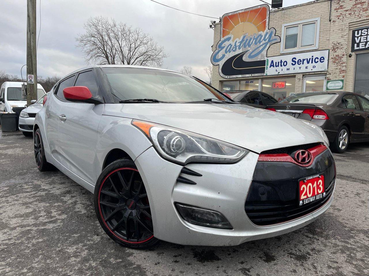 2013 Hyundai Veloster w/Tech Photo0