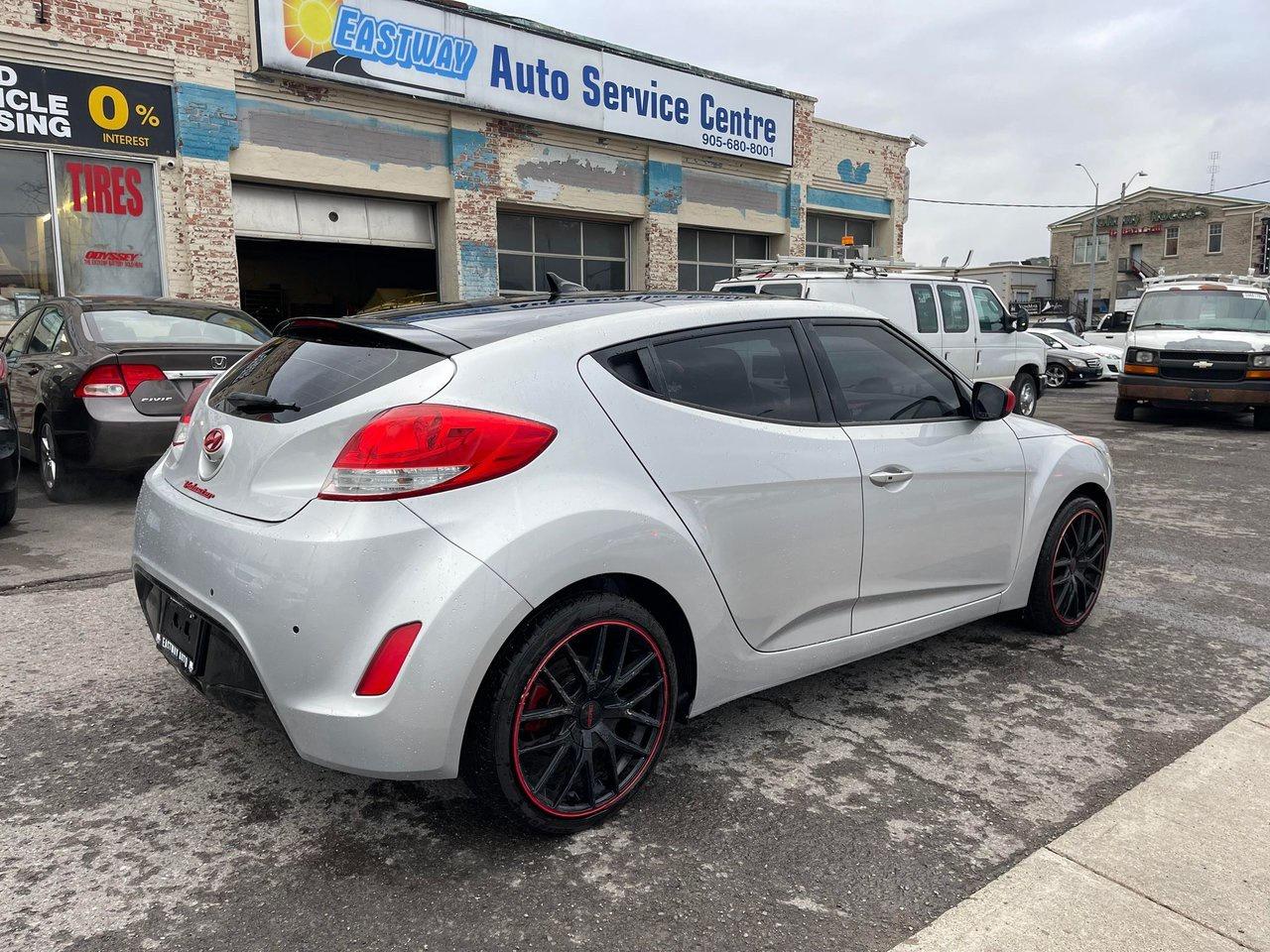 2013 Hyundai Veloster w/Tech Photo