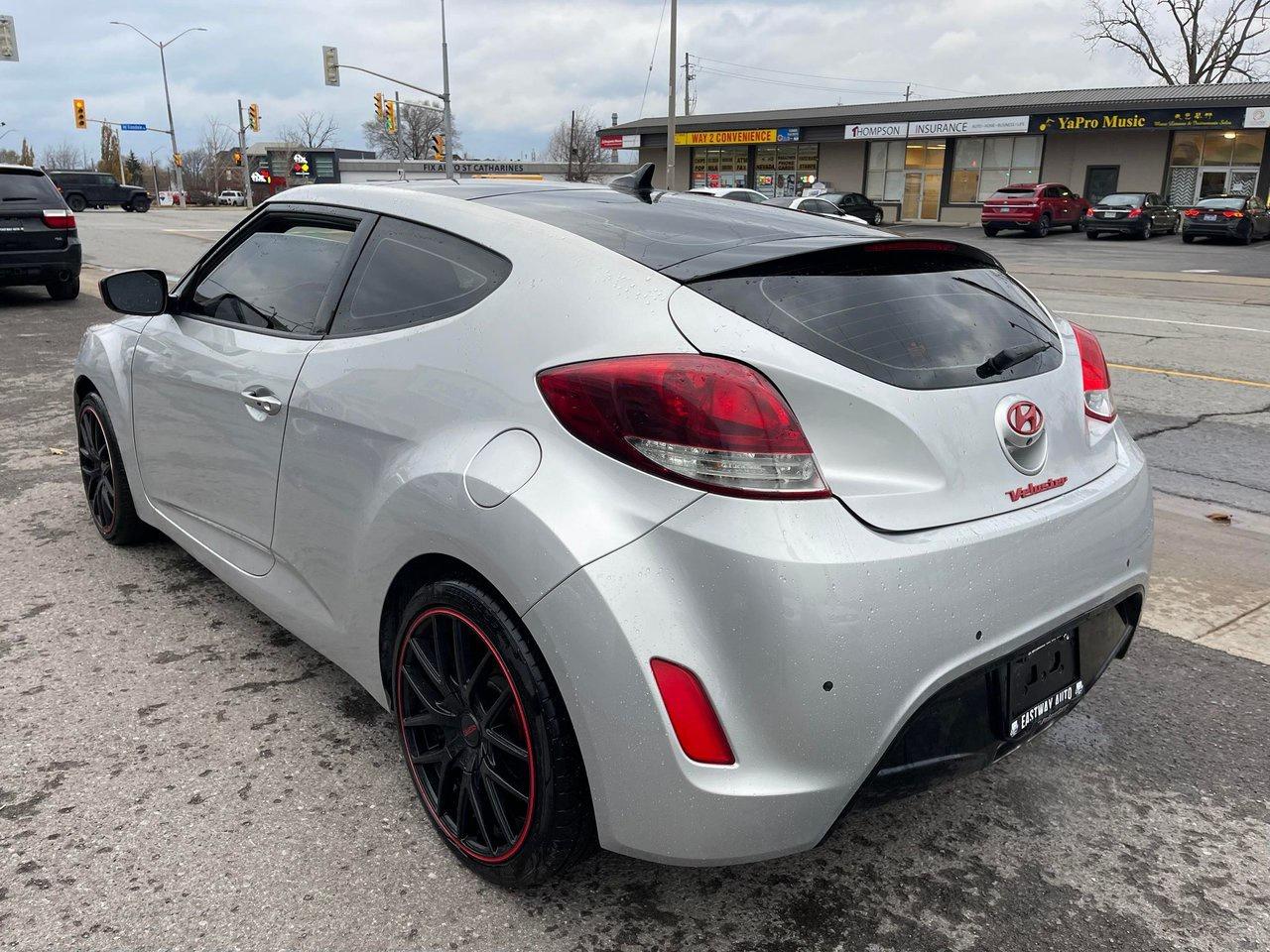 2013 Hyundai Veloster w/Tech Photo