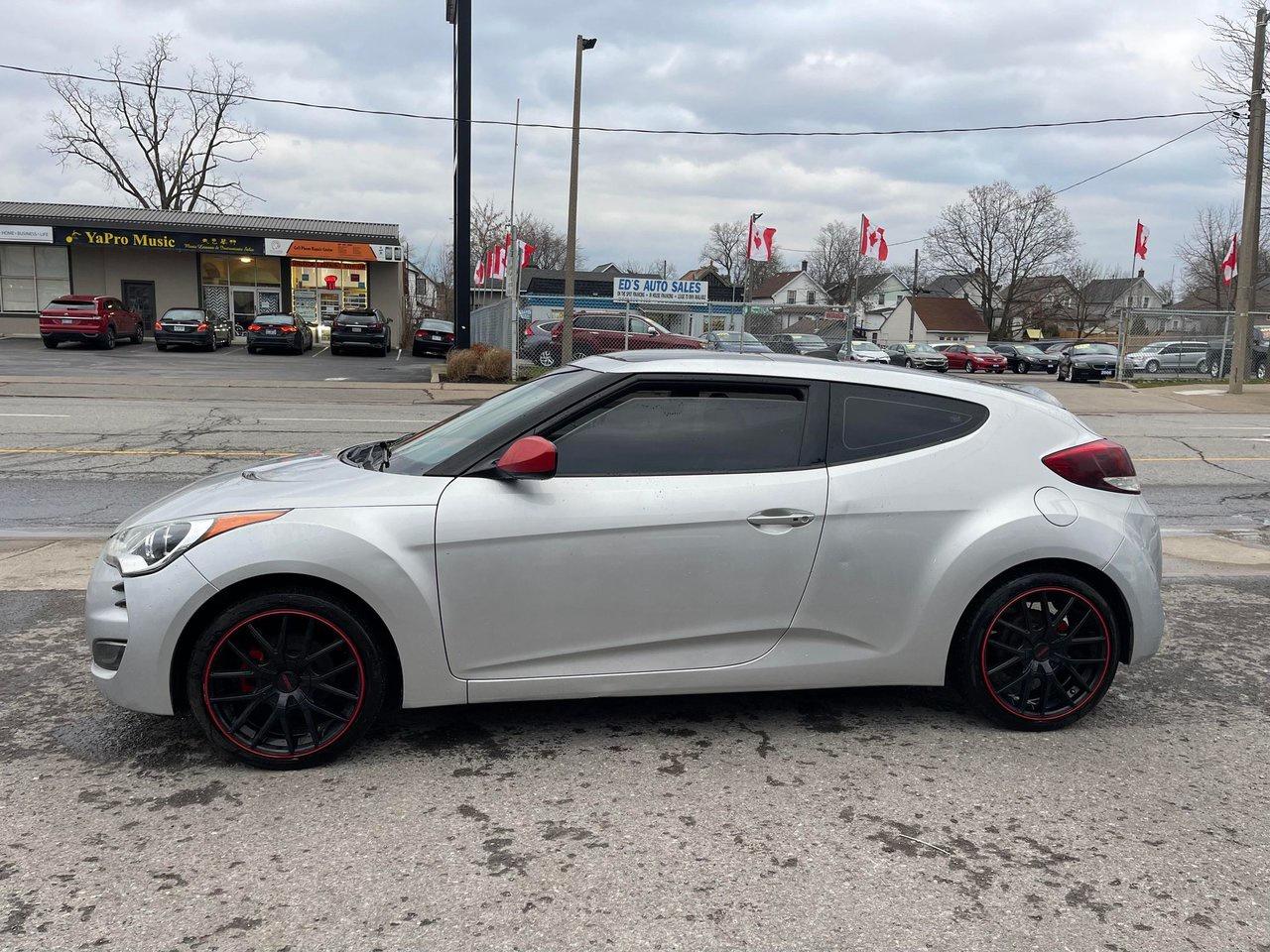2013 Hyundai Veloster w/Tech Photo