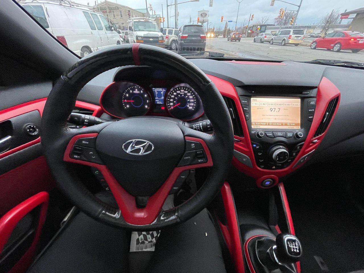 2013 Hyundai Veloster w/Tech Photo