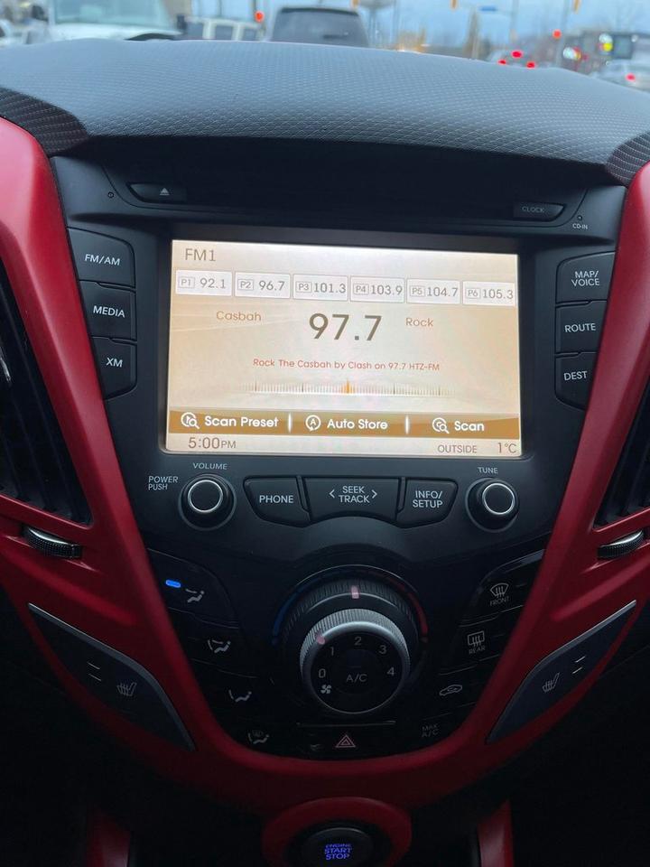 2013 Hyundai Veloster w/Tech Photo