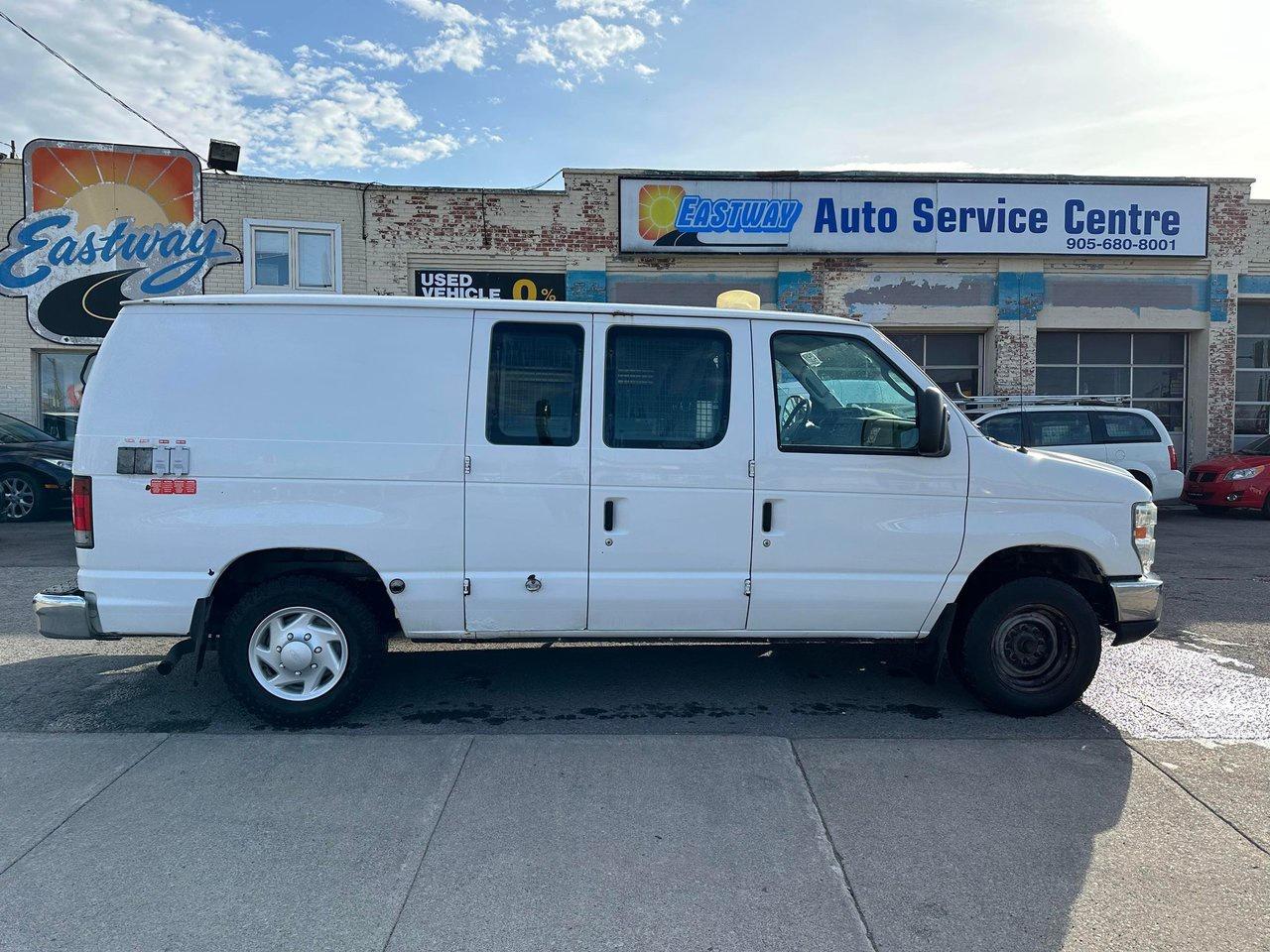 2009 Ford Econoline Cargo Van E150 ONLY 80 000 KM - Photo #7